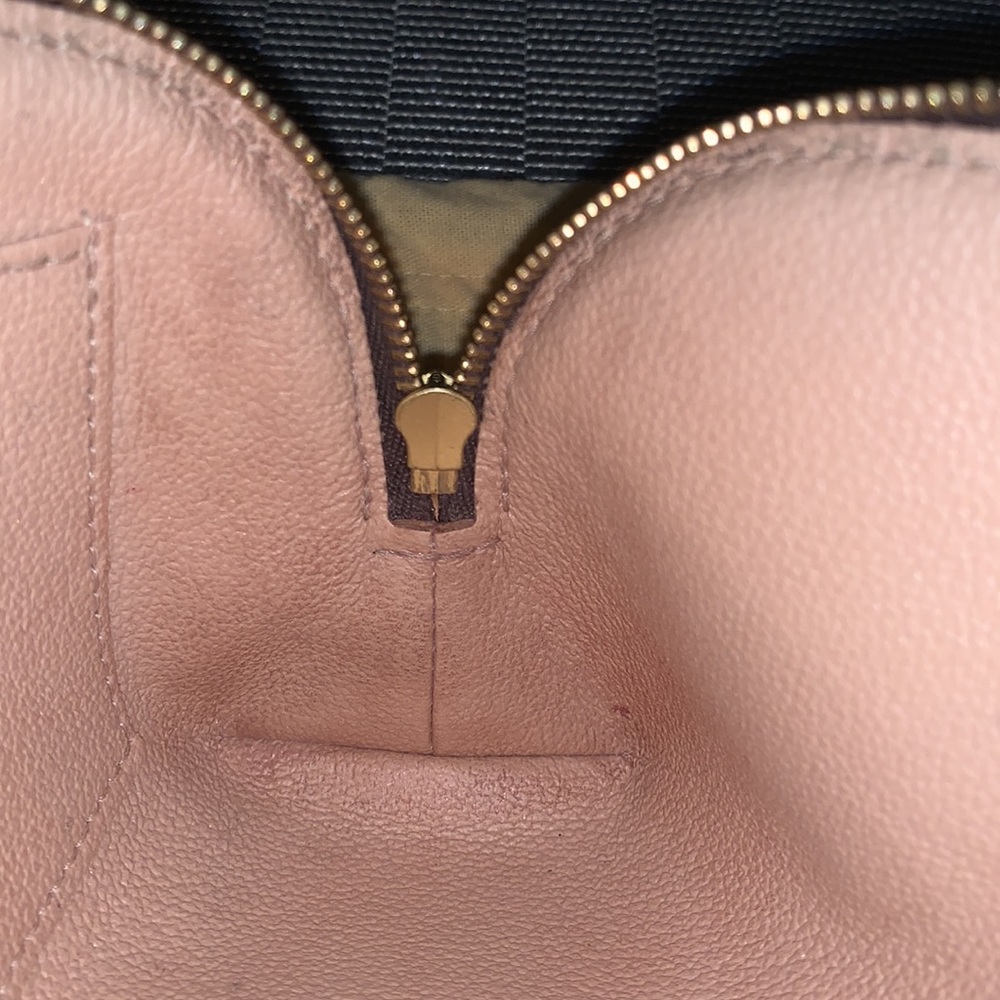 Louis Vuitton PM cosmetic case - Picture 12 of 16